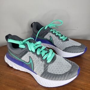 Nike REACT Womens Gray Teal Sneakers Size 9